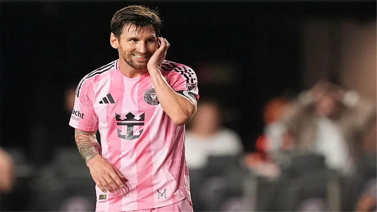 ميسي يحسم الجدل حول العودة إلى نادي برشلونة ويبلغ المرشحين للرئاسة بقراره الأخير